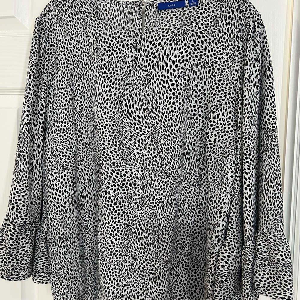 Apt. 9 Monochrome Speckled Blouse